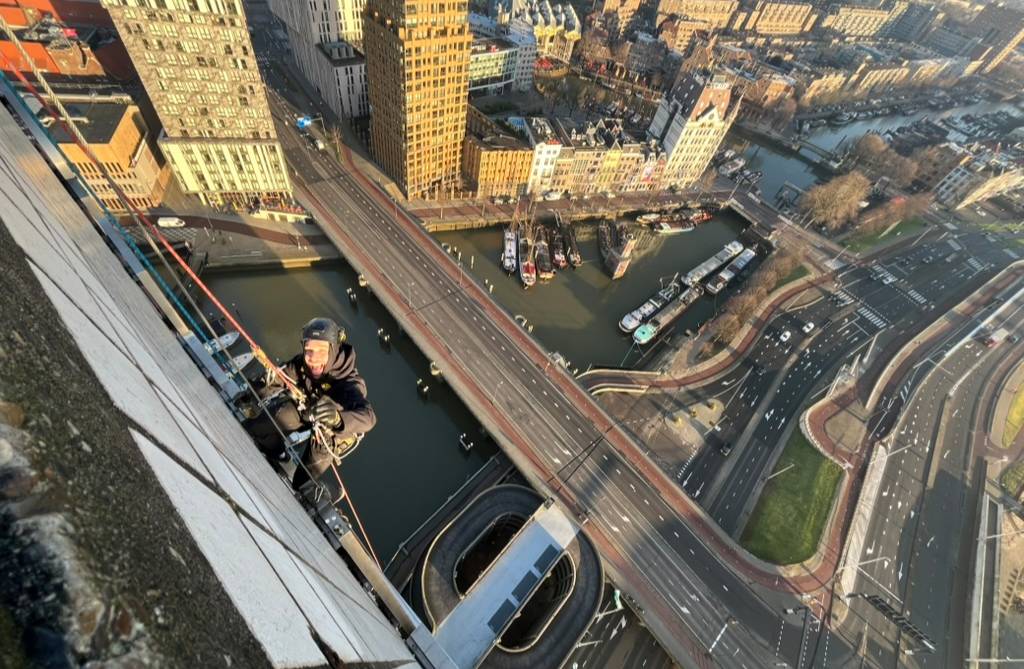 How to Become a Rope Access Technician: Complete Career Guide